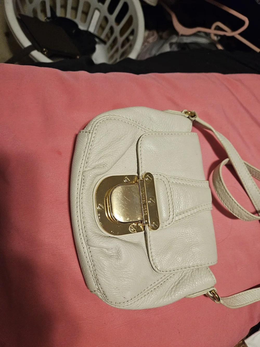 Michael Kors Ivory Leather Crossbody Bag with Gold Hardware - Picture 2 of 8